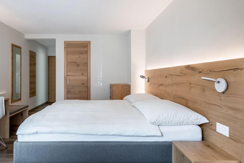 Hotel Zur Traube Brigerbad المظهر الخارجي الصورة